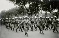 Photo de la chanson Le Front haut et l'âme fière